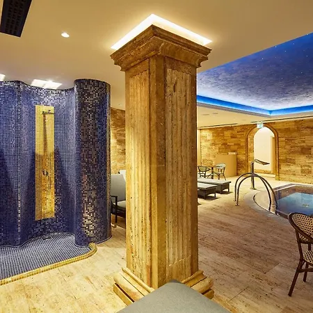 A - Park Szálloda 5*